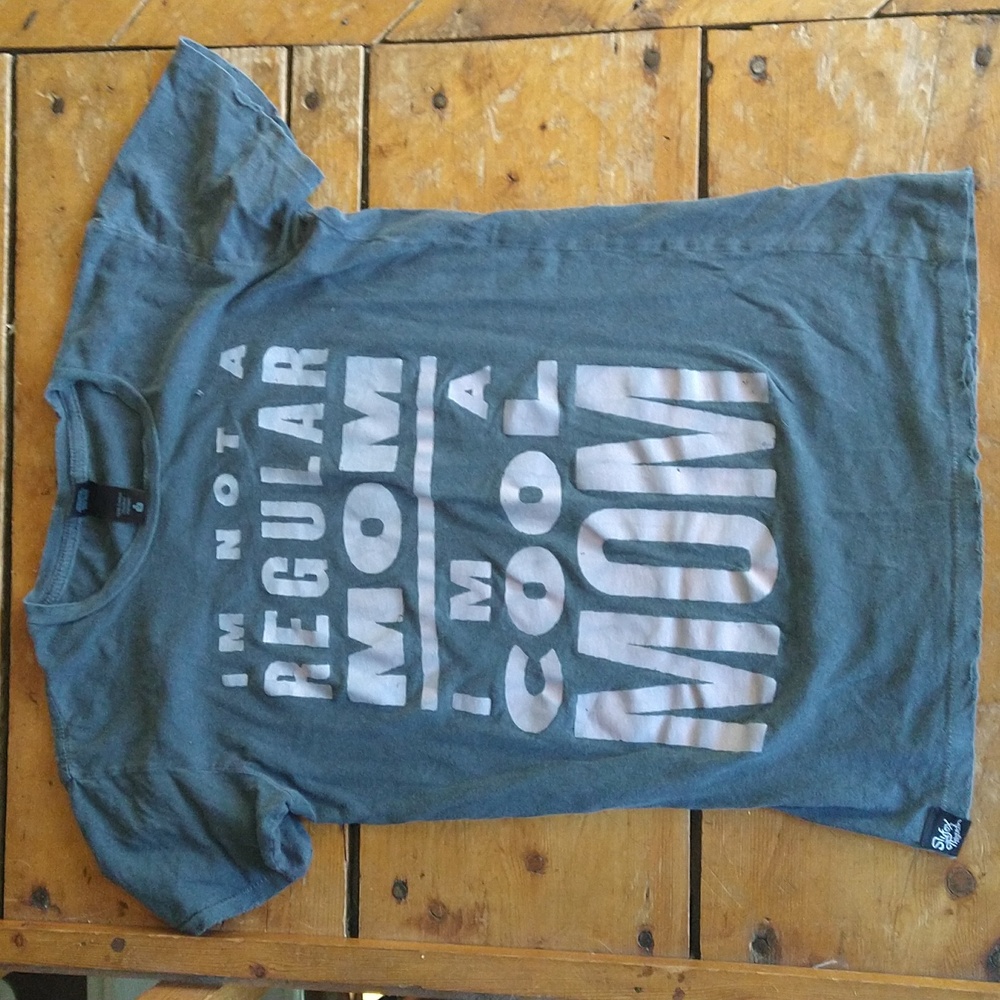 Cool mom tee